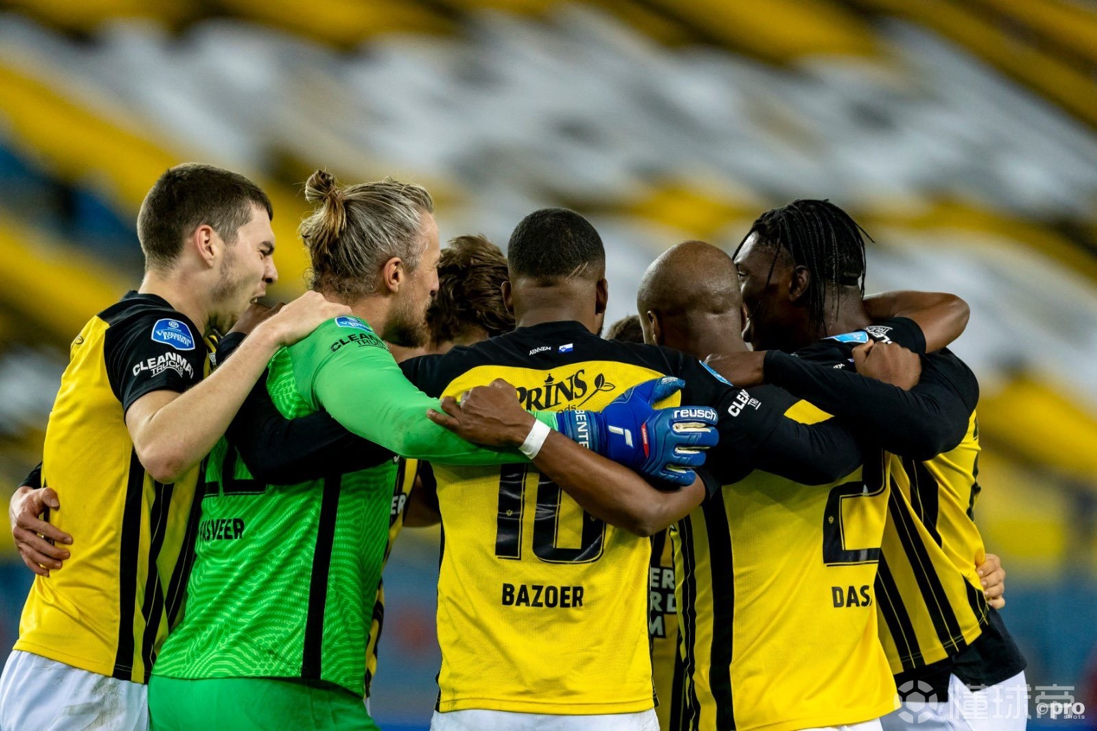 欧宝娱乐 -荷甲倒计时，阿贾克斯集结日遗憾出局，细节引发关注，悬念犹存，数据趋势出现新变化的简单介绍