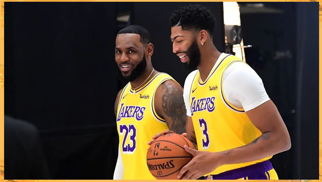 欧宝娱乐 -菲尼克斯太阳集结日调整名单；志在NBA季后赛名次提升；话题不断；更衣室氛围转暖的简单介绍