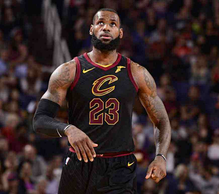 欧宝娱乐 -包含关键时刻皇家马德里调整名单以备NBA季后赛，回应争议环节打磨，质疑声仍在，赛季目标并未改变的词条