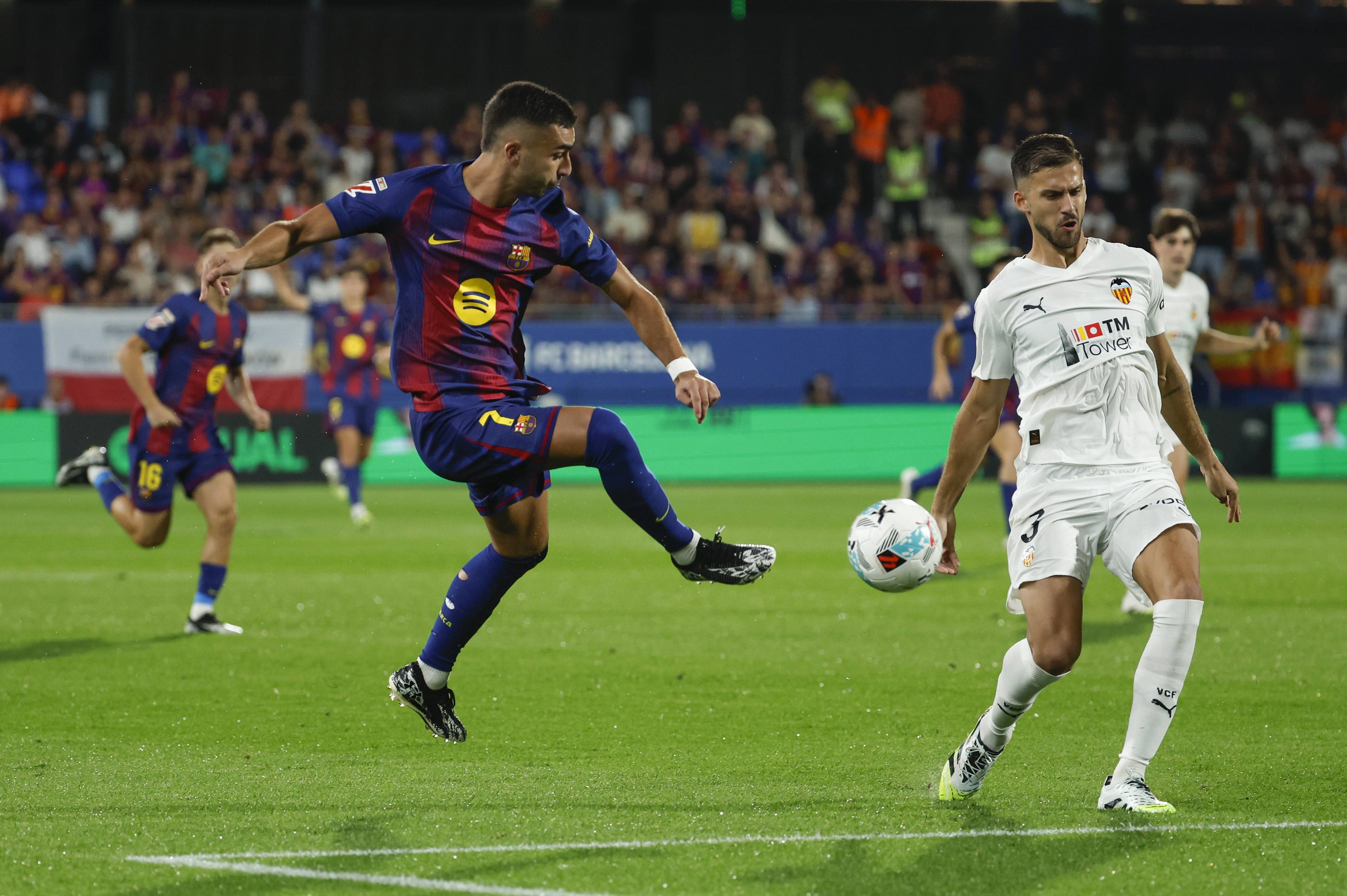 欧宝娱乐网站 -比利亚雷亚尔训练开放日，赛前篮板制胜引欢呼，中超在即，轮换策略成焦点(比利亚雷亚尔vs奥萨苏纳)