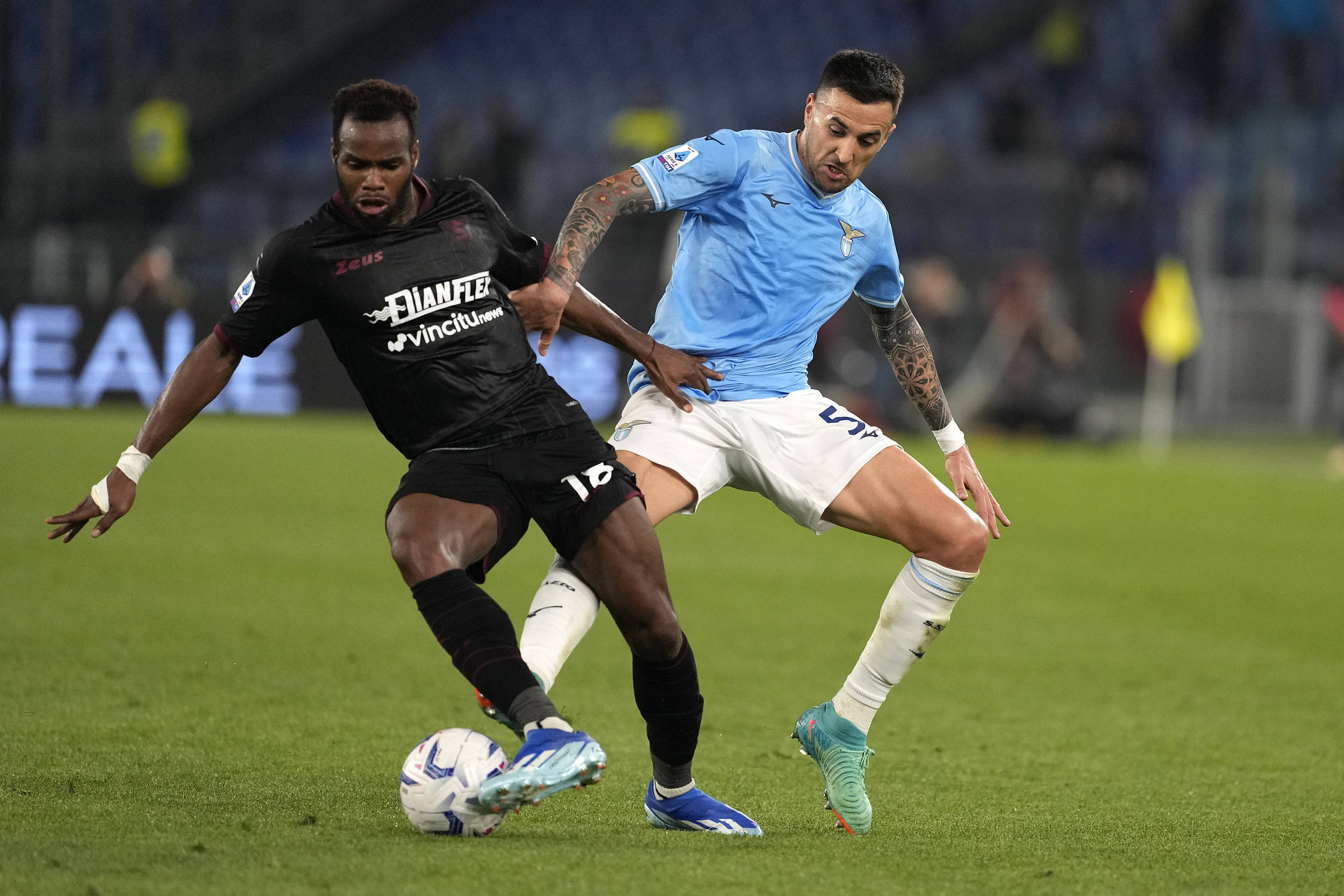 欧宝电竞 -包含北京首钢迎意大利杯关键赛，关键时刻篮板制胜，媒体盛赞，细节决定成败的词条